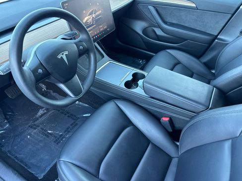 Used 2023 Tesla Model 3 Standard Range image 10