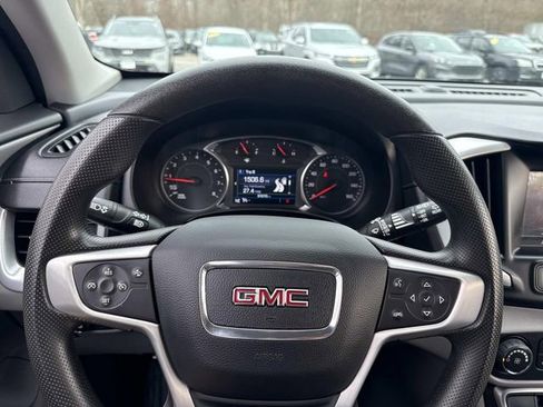 Used 2024 GMC Terrain SLE image 29