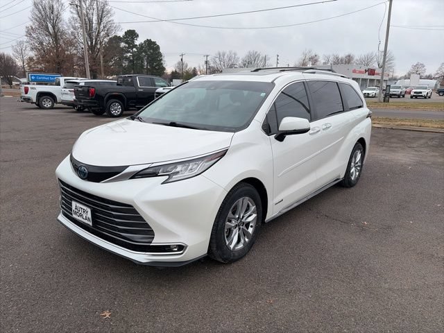 Used 2021 Toyota Sienna Limited w/ Outdoor Package (TMS) AWD/4WD image 2