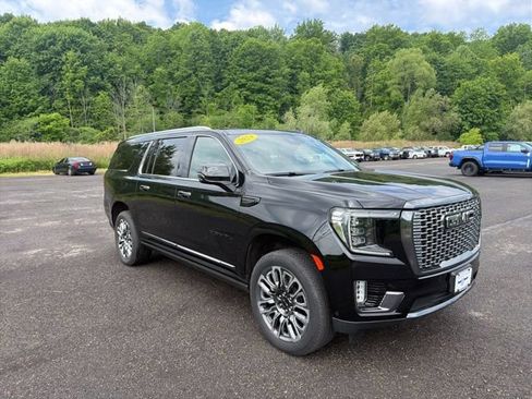 Used 2024 GMC Yukon XL Denali Ultimate AWD/4WD image 7