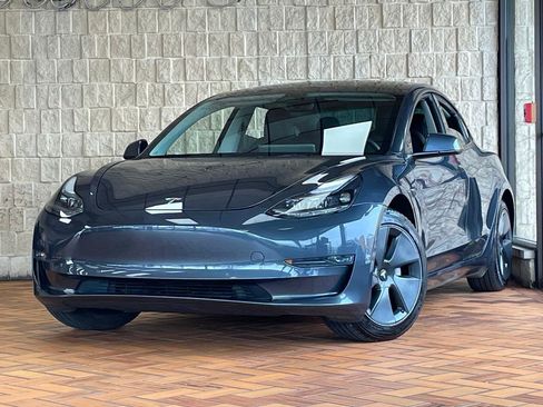 Used 2022 Tesla Model 3 Long Range AWD/4WD image 2