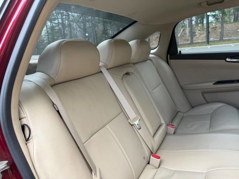 Used 2009 Chevrolet Impala LT w/ Luxury Edition Package image 17