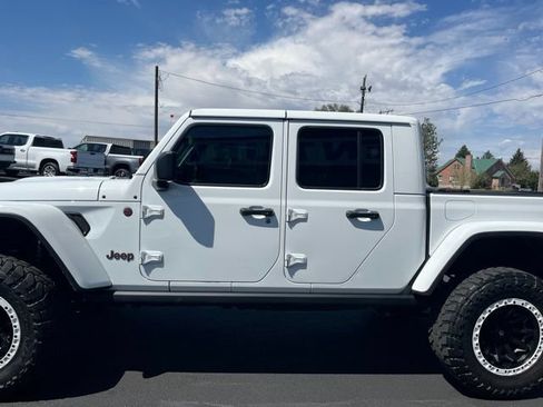 Used 2021 Jeep Gladiator Rubicon AWD/4WD image 6