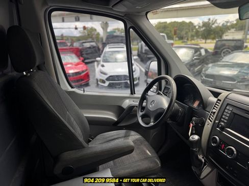 Used 2015 Mercedes-Benz Sprinter 2500 image 20