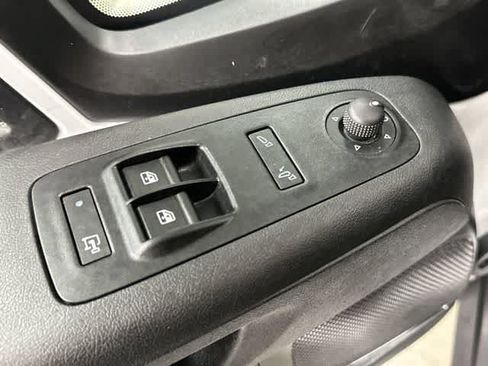 Used 2025 RAM ProMaster 2500 w/ Convenience Group FWD image 17