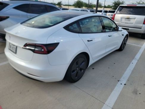 Used 2021 Tesla Model 3 Standard Range Plus image 2