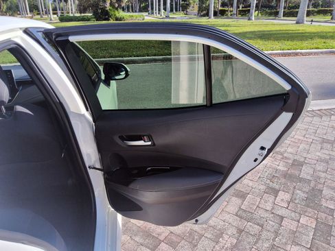 Used 2020 Toyota Corolla SE FWD image 30