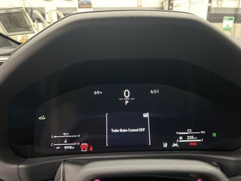 New 2025 Lexus LX 600 4WD w/ Luxury Package image 13