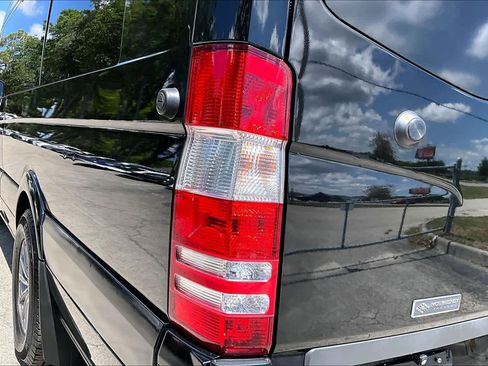 Used 2017 Mercedes-Benz Sprinter 3500 image 28