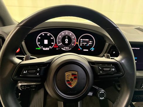 Certified 2024 Porsche Cayenne AWD/4WD image 19
