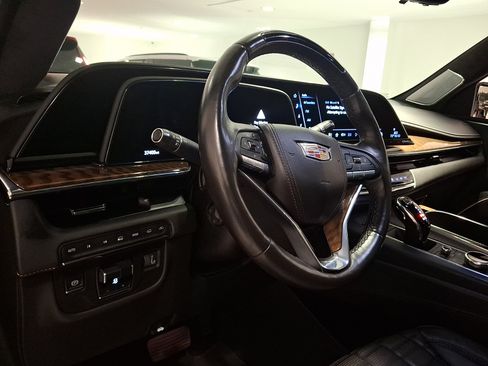 Used 2023 Cadillac Escalade Sport Platinum AWD/4WD image 15