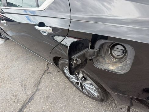 Used 2025 Nissan Altima 2.5 SV FWD image 50