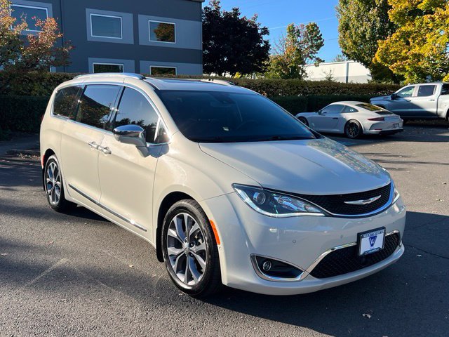 Used 2020 Chrysler Pacifica Limited FWD image 1