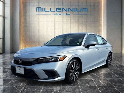 Used 2023 Honda Civic EX image 1