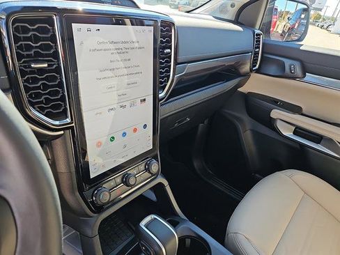 Used 2025 Ford Ranger Lariat w/ FX4 Off-Road Package image 18