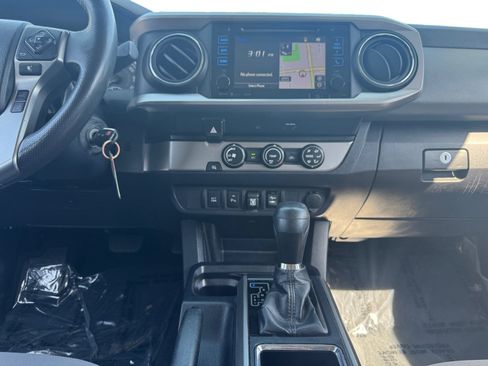 Used 2019 Toyota Tacoma SR5 RWD image 11