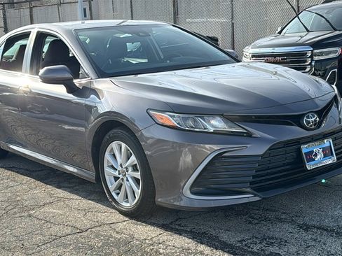 Used 2023 Toyota Camry LE image 2