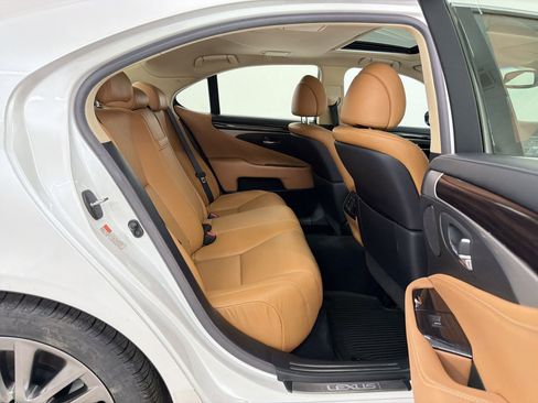 Used 2017 Lexus LS 460 w/ Comfort Package image 28