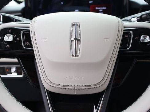 New 2026 Lincoln Aviator 2WD image 25