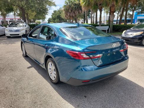 Used 2025 Toyota Camry LE FWD image 4