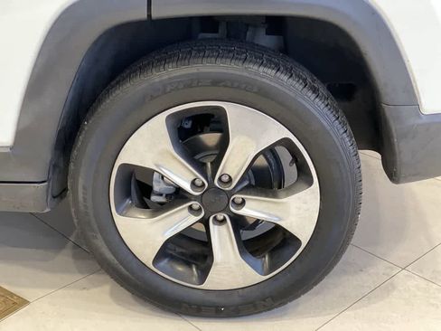 Used 2018 Jeep Compass Latitude w/ Popular Equipment Group AWD/4WD image 13