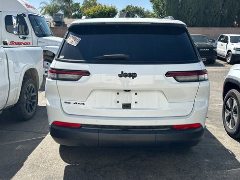 Used 2023 Jeep Grand Cherokee L Laredo image 6