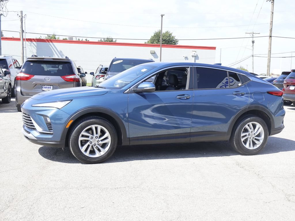 Used 2024 Buick Envista Preferred w/ Convenience II Package FWD image 4