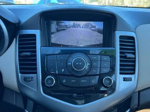 Used 2013 Chevrolet Cruze LT image 19