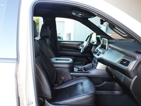 Used 2022 Chevrolet Tahoe Z71 w/ Z71 Off-Road Package AWD/4WD image 19