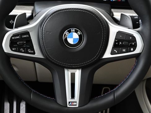 Used 2026 BMW X7 M60i image 39