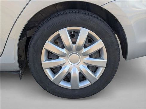 Used 2010 Toyota Yaris Sedan image 10