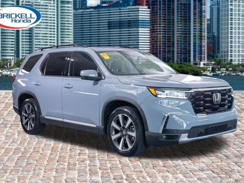Certified 2023 Honda Pilot Touring image 1