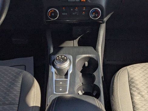 Used 2022 Ford Escape SE image 18