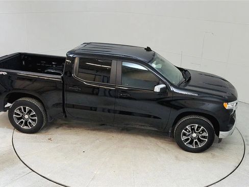 Used 2022 Chevrolet Silverado 1500 LT AWD/4WD image 28