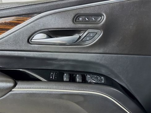 Used 2021 Cadillac Escalade ESV Premium Luxury image 16