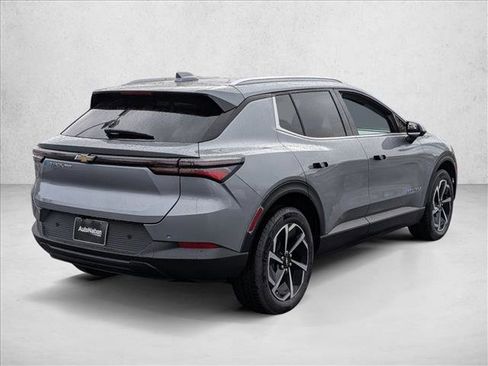 New 2026 Chevrolet Equinox EV LT image 2