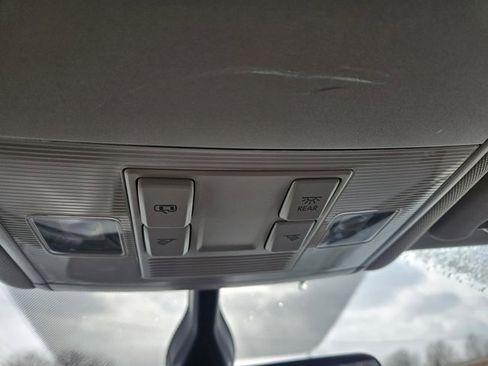 Used 2022 Volkswagen Atlas SE image 31