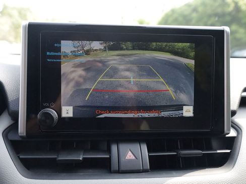 Used 2025 Toyota RAV4 XLE image 31