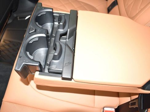 New 2026 BMW X6 xDrive40i w/ Climate Comfort Package image 17