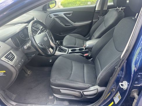 Used 2015 Hyundai Elantra SE w/ Option Group 03 FWD image 7