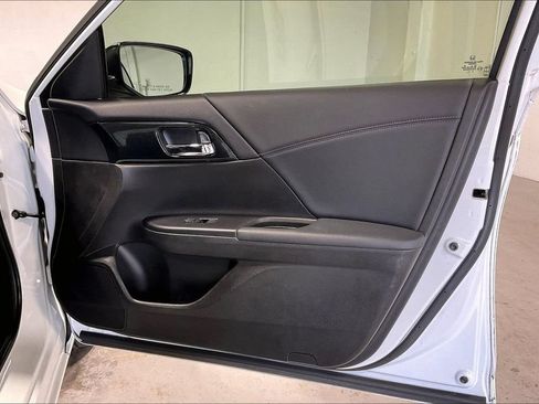 Used 2014 Honda Accord Sport image 22