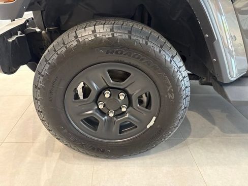 Used 2021 Jeep Gladiator Sport AWD/4WD image 14