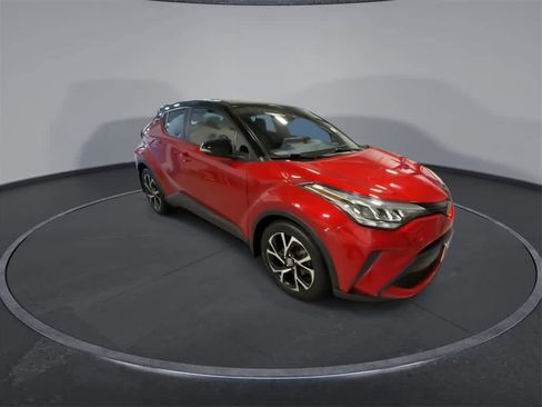 Used 2020 Toyota C-HR XLE image 2