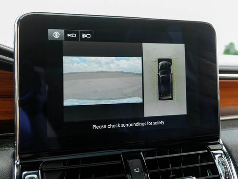 Used 2018 Lincoln Navigator Select AWD/4WD image 28