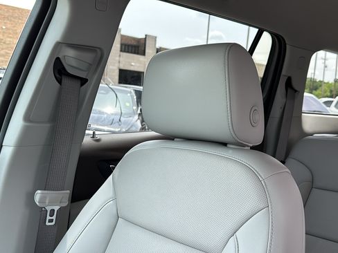 Used 2021 GMC Acadia SLT w/ Premium Package FWD image 24