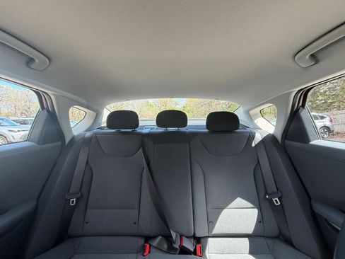 Used 2025 Kia K4 LXS image 37