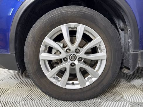 Used 2020 Nissan Rogue SV FWD image 20
