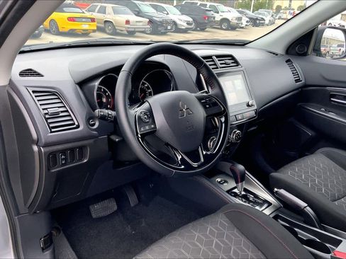 Used 2025 Mitsubishi Outlander Sport LE image 16