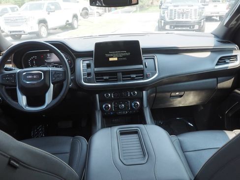 Used 2023 GMC Yukon SLT w/ SLT Premium Package AWD/4WD image 18