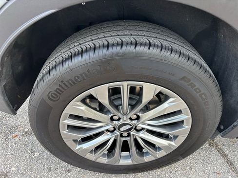 Used 2025 Cadillac XT4 Premium Luxury image 21